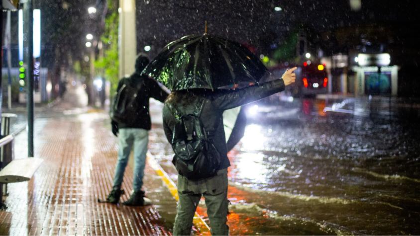 Michelle Adam adelanta a qué hora comenzaría a llover HOY 13 de octubre en la Región Metropolitana