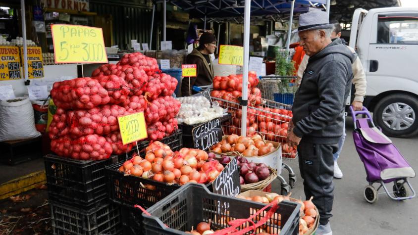 Experto responde por qué ha subido el precio de algunas frutas y verduras