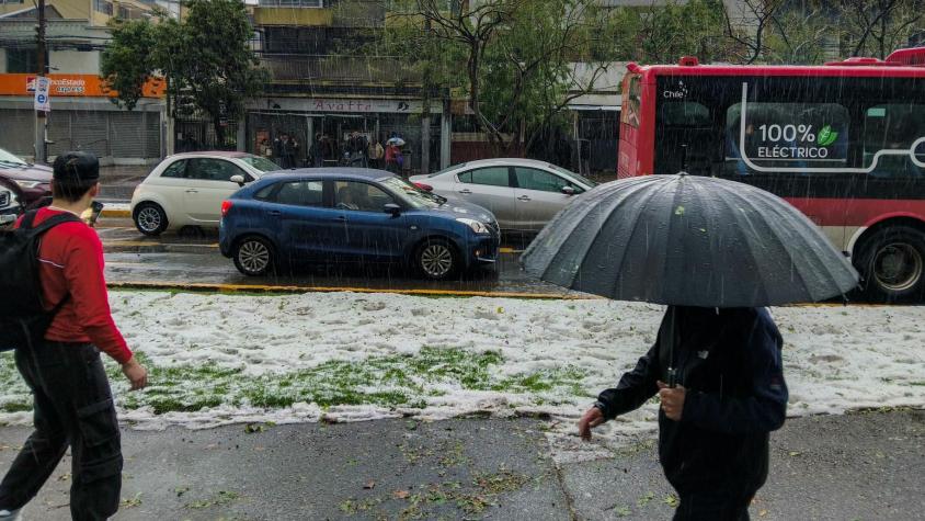 Suspenden clases este martes 20 de octubre en 10 comunas de la Región Metropolitana: revisa aquí cuáles son 