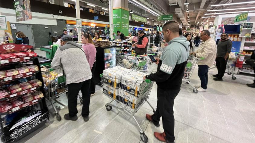 Feriados del 31 de octubre y 1 de noviembre: ¿Cómo funcionarán los supermercados este fin de semana?