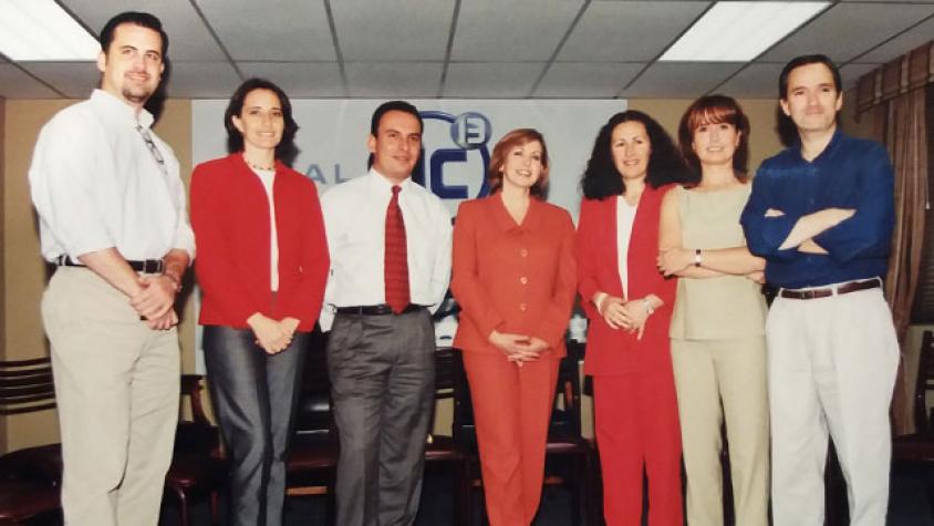Mercedes Ducci y el equipo -  Contacto (1999) 