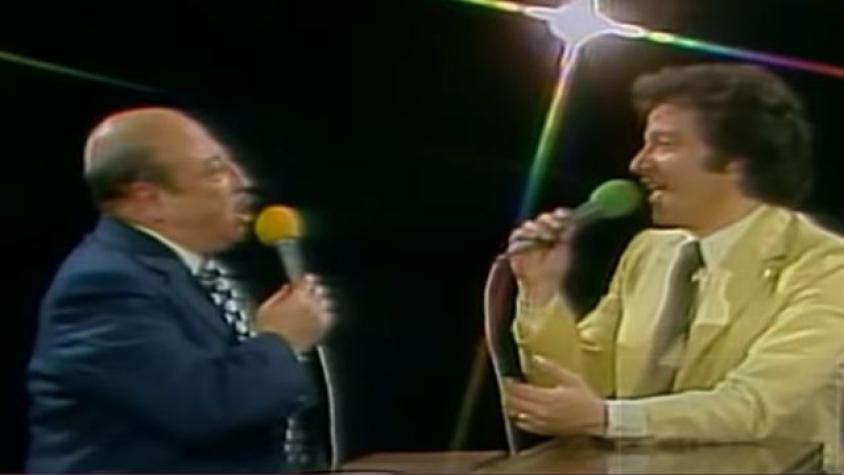 Rostros cantan en Nuestra hora Noche de Ronda junto a Pollo Fuentes (1995)