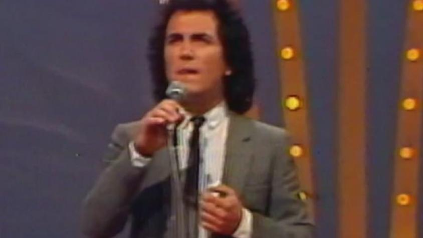 Actualmente es suegro de Christiane Endler: Cantante Cristóbal realiza emotiva presentación en "Sábados Gigantes" 1983