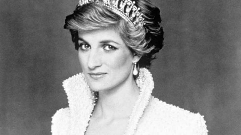 Subastan histórico vestido de Diana de Gales, Lady Di: conoce la millonaria cifra