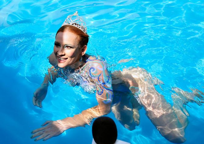Sigrid Alegría recordó su "piscinazo sin tela" en Viña del Mar 2014 