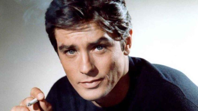 Falleció Alain Delon a los 88 años: Así fue su visita en la televisión chilena en "Martes 13" y "Noche de Ronda" en 1995