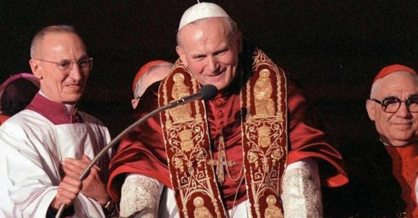 Hace casi 47 años: Juan Pablo II se convirtió en el primer papa polaco ante más de 200 mil personas