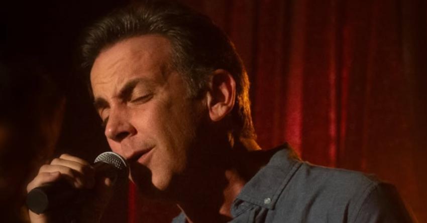 Así fue la presentación del primer disco de Carlos Ponce en Sábados Gigantes: "Siempre me gustó la música"