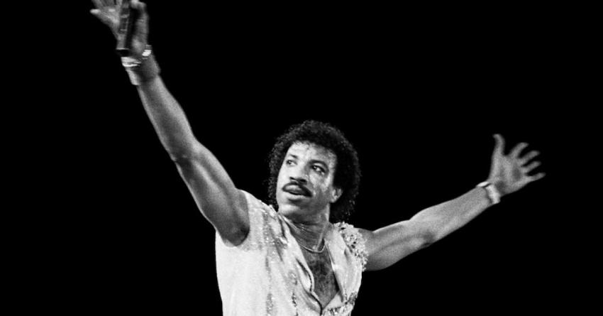 Cuando el doble de Lionel Richie conquistó Sábados Gigantes en 1988