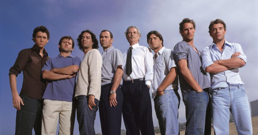 Machos vuelve a la TV: 13Rec reestrena la icónica teleserie como homenaje a Héctor Noguera
